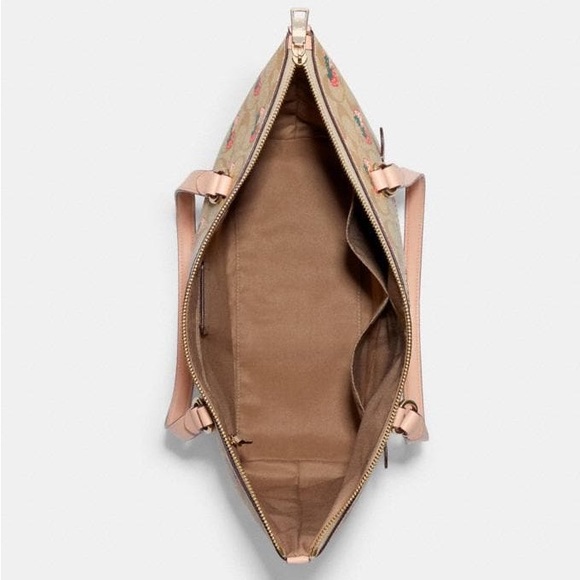 NWT💃Coach Gallery Tote In Signature Canvas With Strawberry Print - Picture 8 of 12